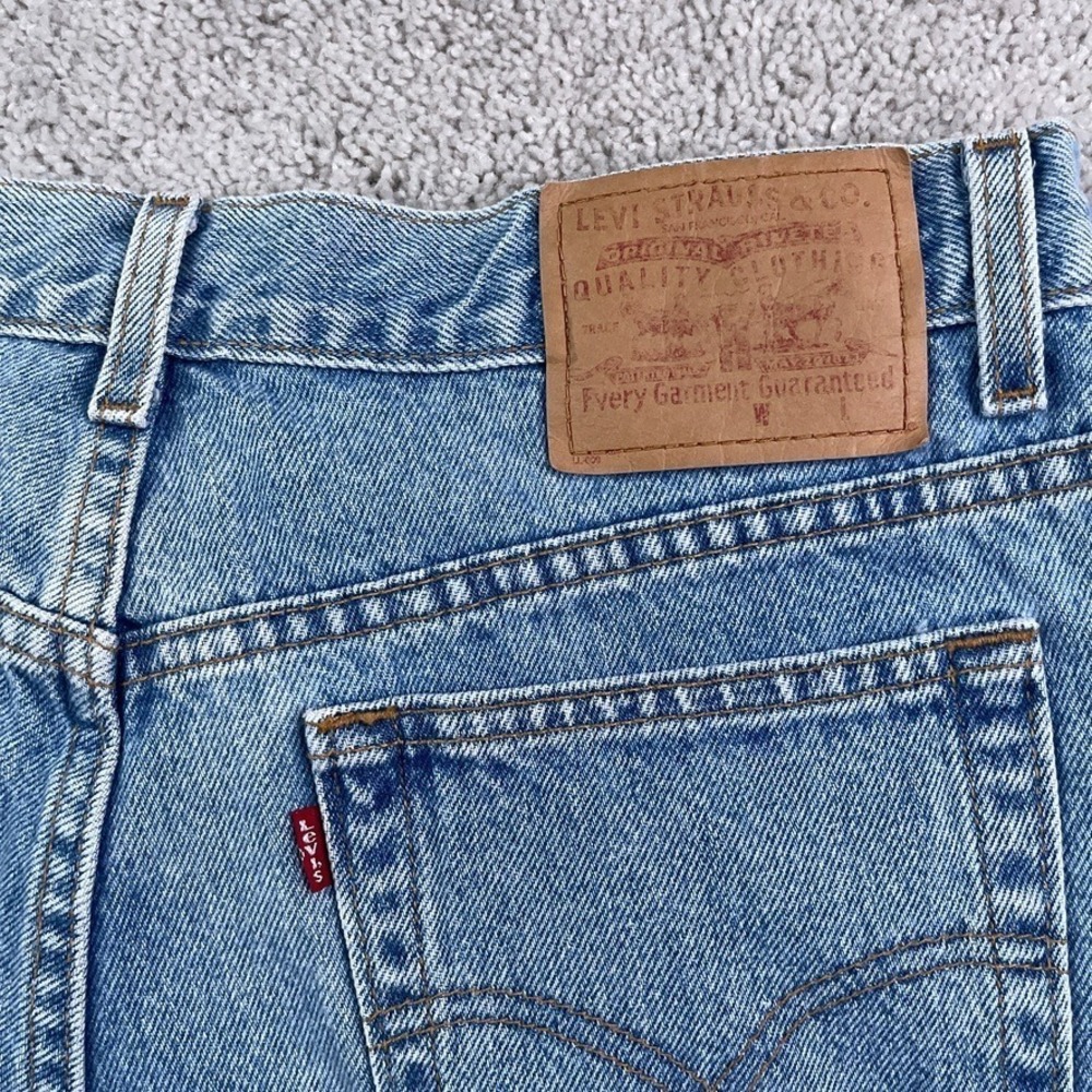 Vintage Levis Shorts Womens 14 Blue 950 Relaxed High Waist Mom Cotton Denim Y2K - Picture 10 of 11